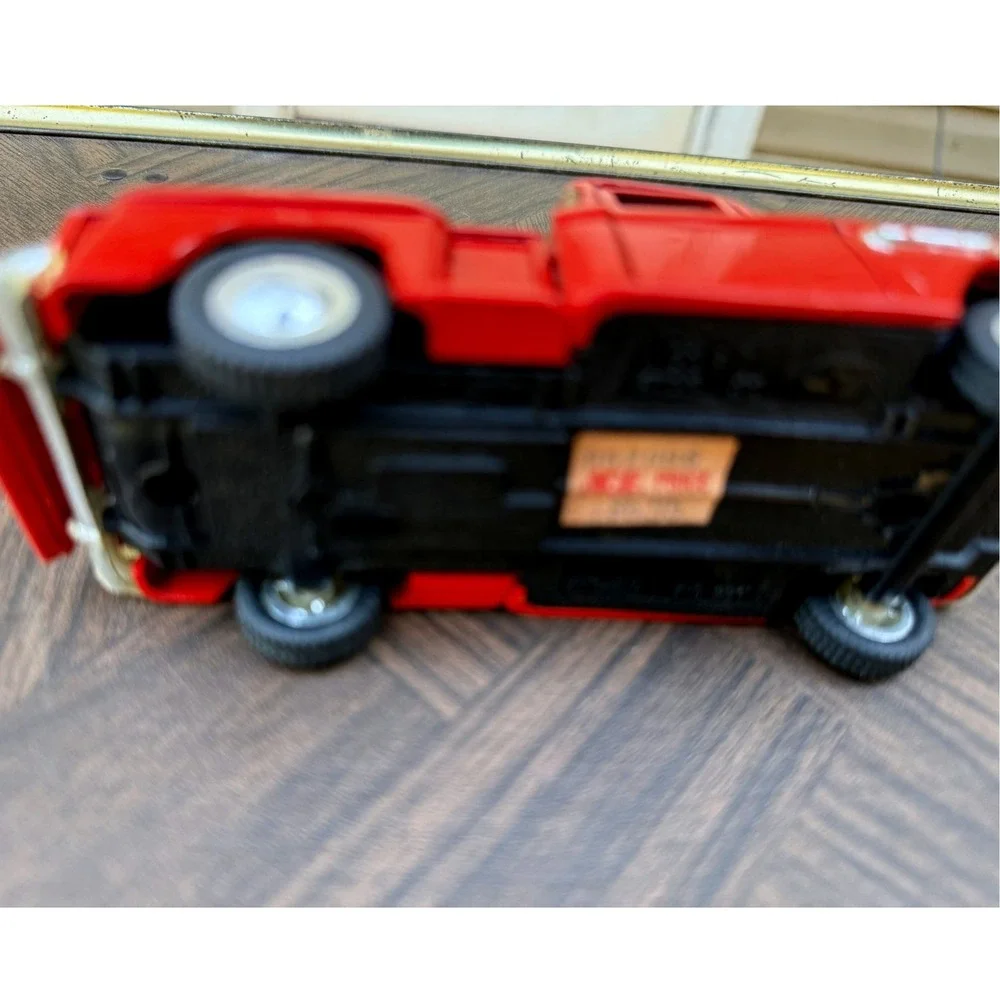 Kinsmart Vintage Red Diecast 1955 Chevrolet 3100 Stepside Pickup Truck Model Toy